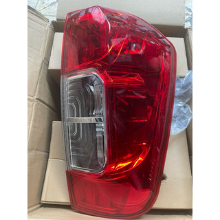 ĐÈN HẬU NAVARA NP300 ĐỜI 2015-2020