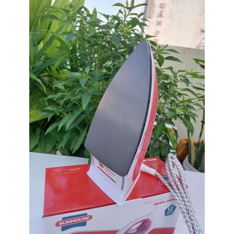 Bàn ủi khô Sunhouse Shd1072 nhỏ gọn xài bền