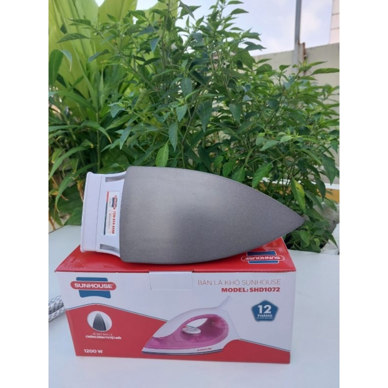 Bàn ủi khô Sunhouse Shd1072 nhỏ gọn xài bền