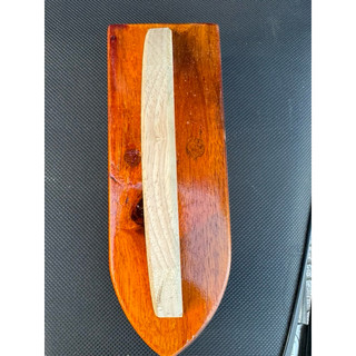 Bàn ủi gỗ.