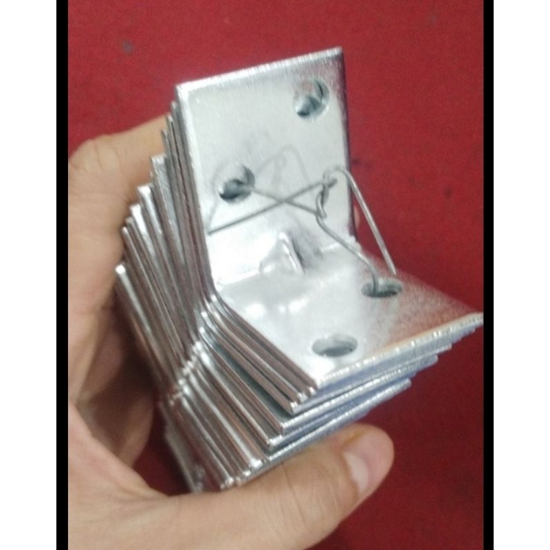 GIÁ RẺ.ke góc vuông chữ L bản rộng 3cm.bát góc sắt