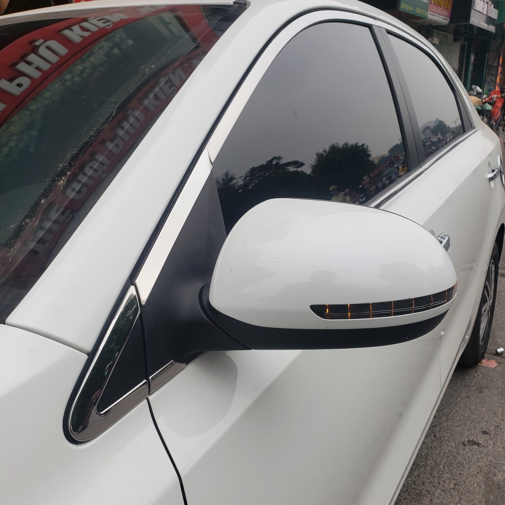 Nẹp chân kính, cong kính xe Soluto 19-22 chất liệu inox sáng bóng