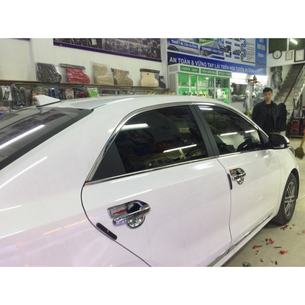 Nẹp chân kính, cong kính xe Soluto 19-22 chất liệu inox sáng bóng