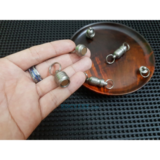 Móc khóa titanium nam châm