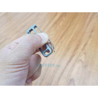Móc khoá titanium gài thắt lưng