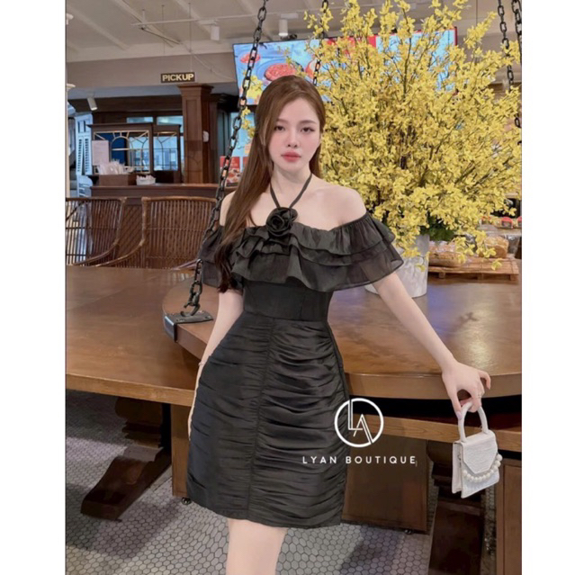 Váy nữ dự tiệc cưới sang chảnh váy trễ vai cổ yếm kèm hoa váy rúm siêu xinh