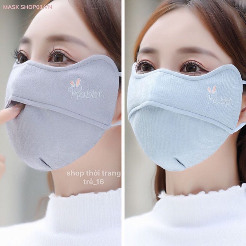 Khẩu trang vải cao cấp có lỗ thở thoáng khí, quai đeo chống đau tai phù hợp cho cả mùa hè và mùa đông khi đi xe máy