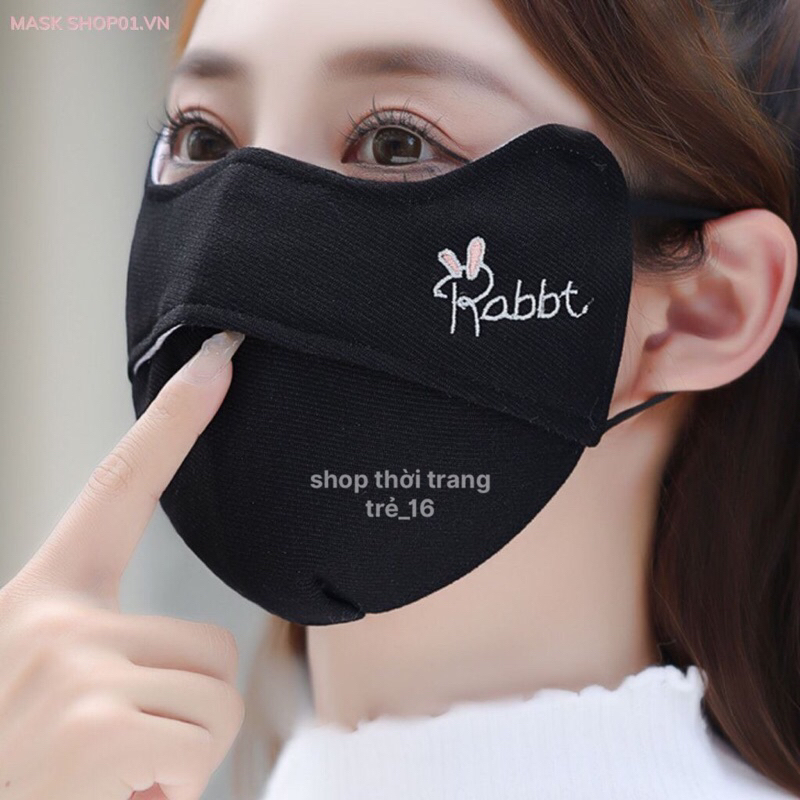 Khẩu trang vải cao cấp có lỗ thở thoáng khí, quai đeo chống đau tai phù hợp cho cả mùa hè và mùa đông khi đi xe máy