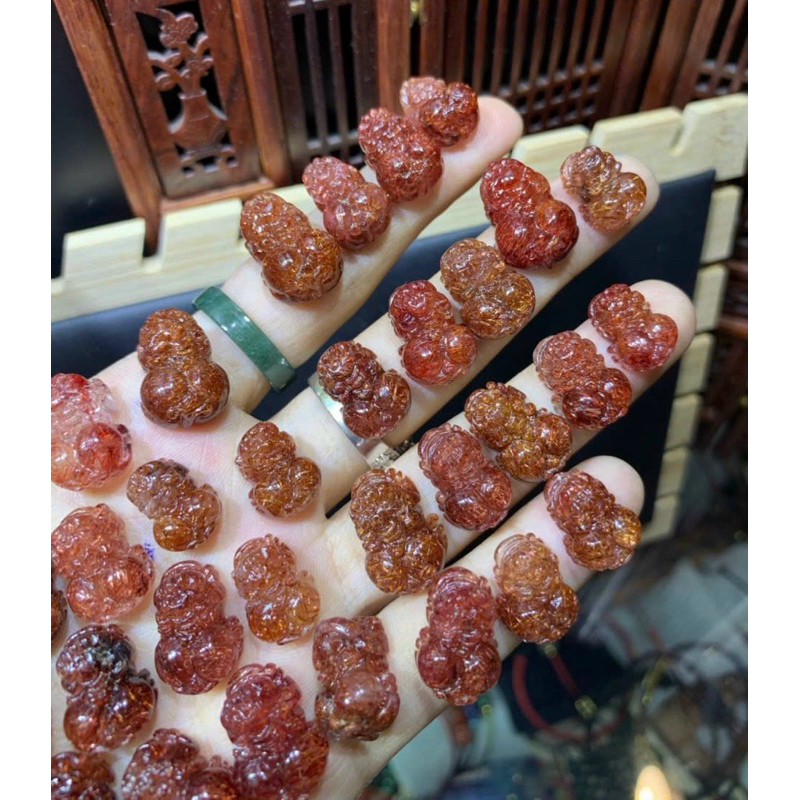 Mặt dây chuyền tỳ hưu Đá thach anh tóc đỏ,xanh,đen hàng thiên nhiên(tặng dây đeo)