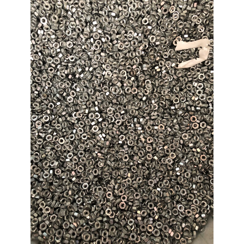 1 Kg Đai ốc  mạ đủ size