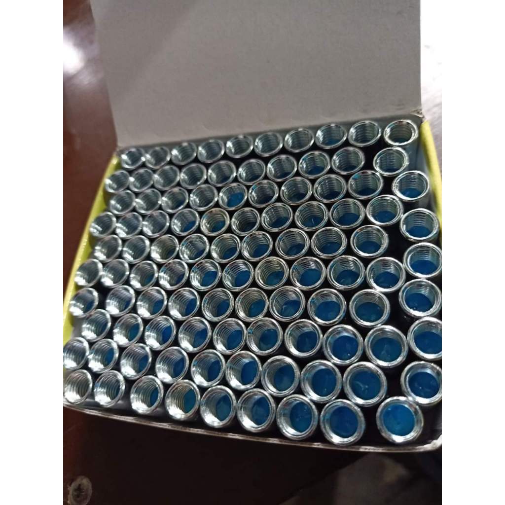 Tắc kê đạn nở