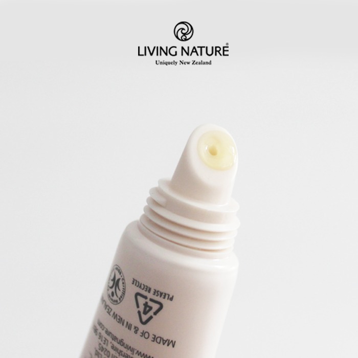 Son dưỡng môi Living Nature Lip Balm