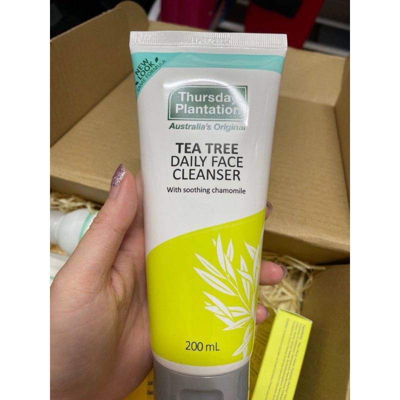 Sữa rửa mặt hàng ngày Thursday Plantation Daily Face Cleaser