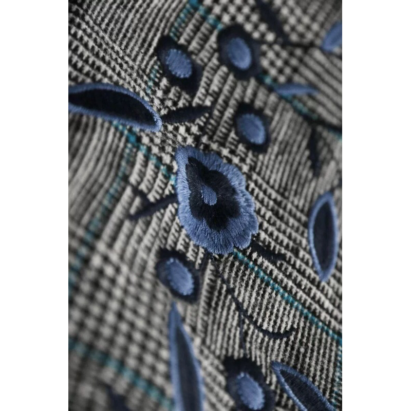 Chân váy dạ thêu hoa La Chapelle