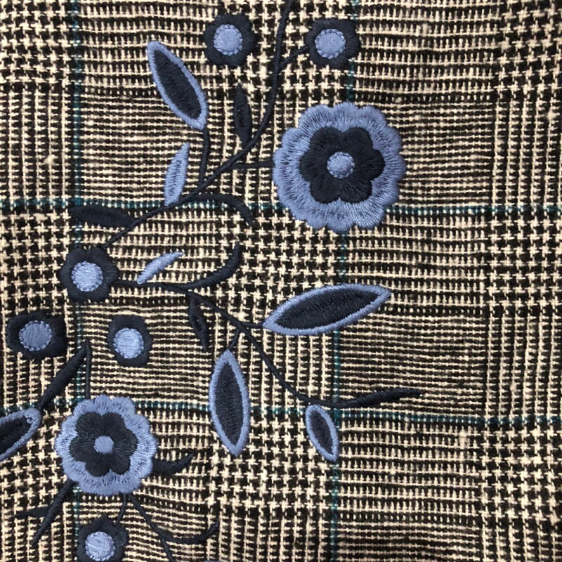 Chân váy dạ thêu hoa La Chapelle