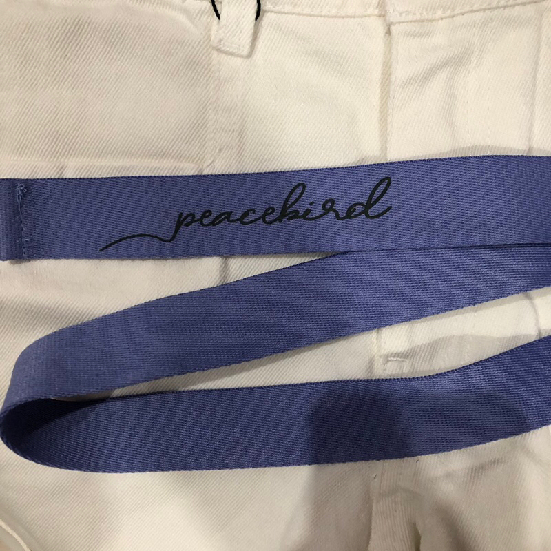 Quần short trắng Peacebird