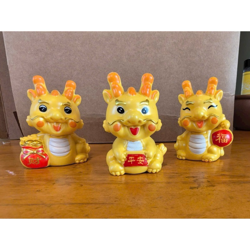 Mèo thần tài, rồng vàng, ông thần tài, hũ vàng trang trí tháp bánh tháp tỏi