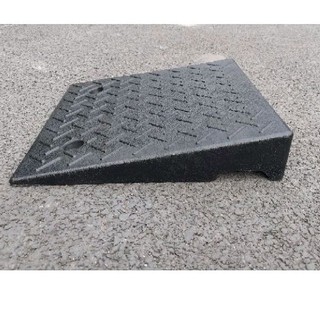  cầu dốc cao 10cm   rộng 47cm dài 47cm   