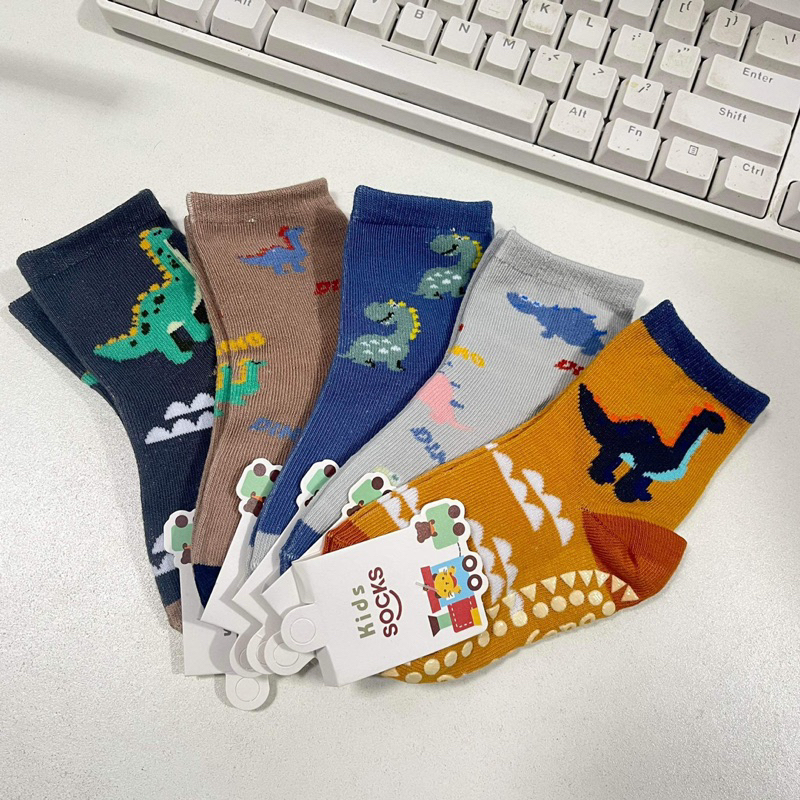 Set 5 đôi tất chống trượt cho bé trai 1-8 tuổi