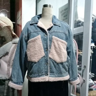 Áo khoác jeans nữ lót lông phối túi hồng