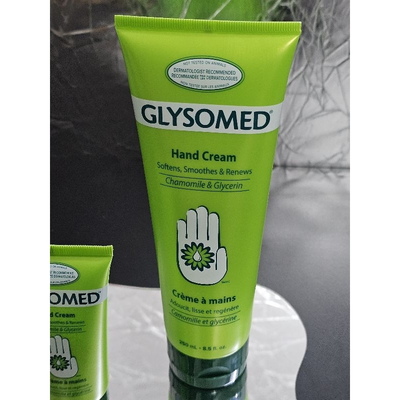 Kem dưỡng da tay Glysomed hoa cúc la mã