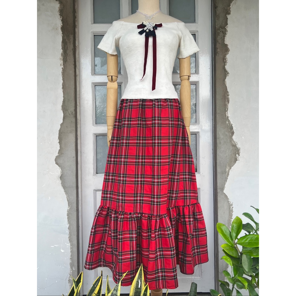 Set Đồ Nữ Noel Tiểu Thư, Set Áo Thun Bông Màu Trắng Kèm Chân Váy Dài Caro Đỏ  - ĐIỆU BOUTIQUE