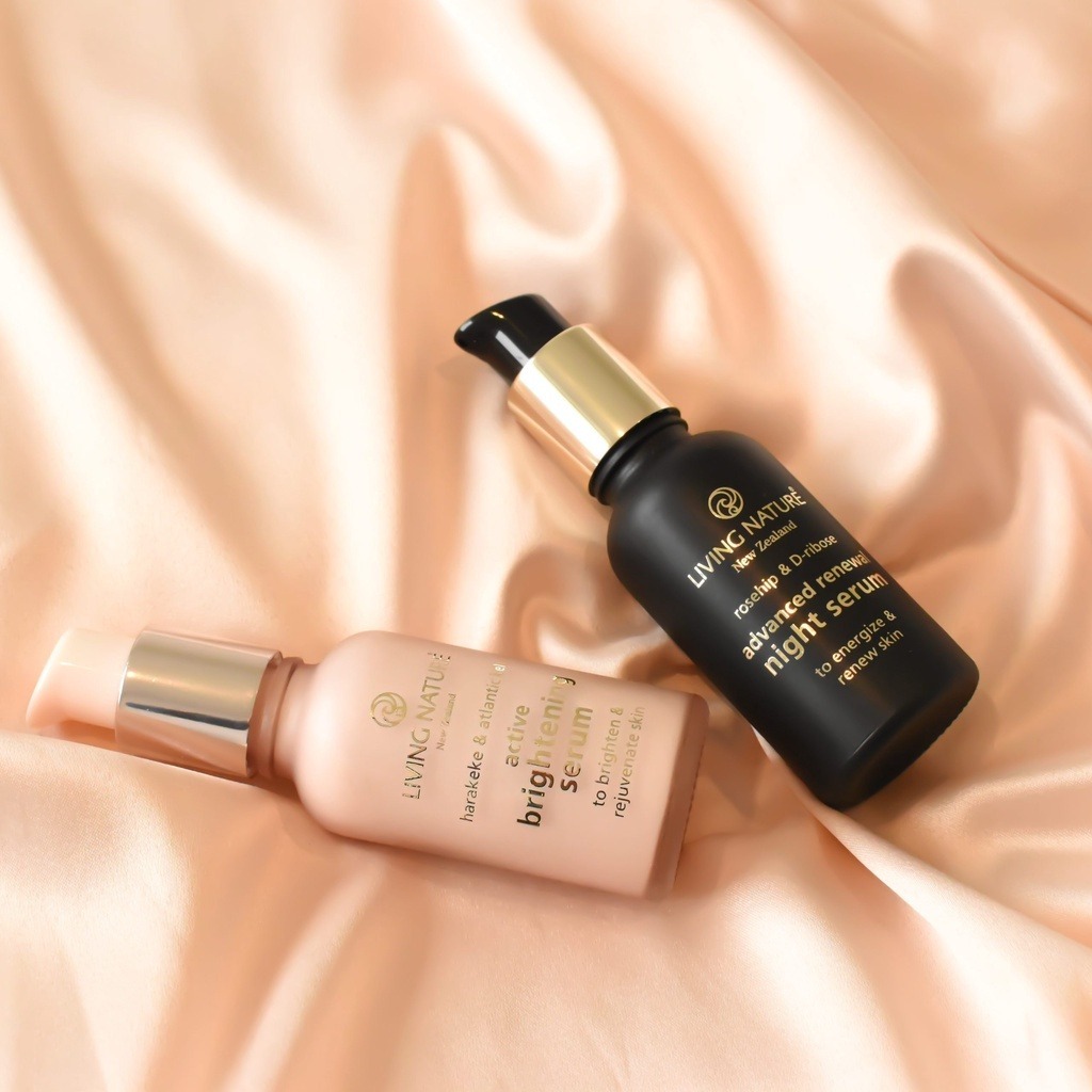 Bộ Đôi Dưỡng Sáng Da Ngày Đêm Living Nature Active Brightening Serum & Renewal Night Serum 30ml