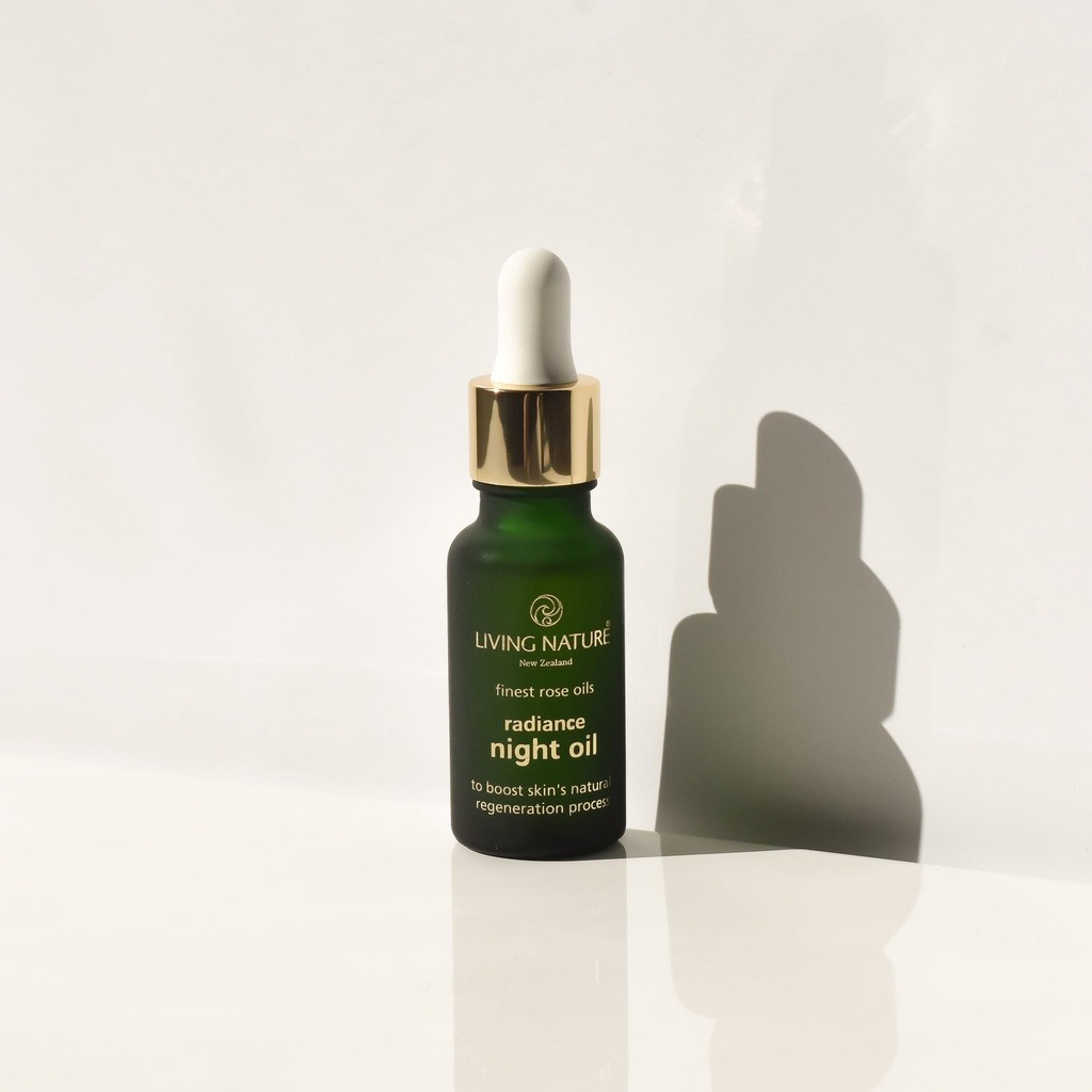 Dầu dưỡng sáng da, mờ thâm Living Nature Radiance Night Oil 18ml