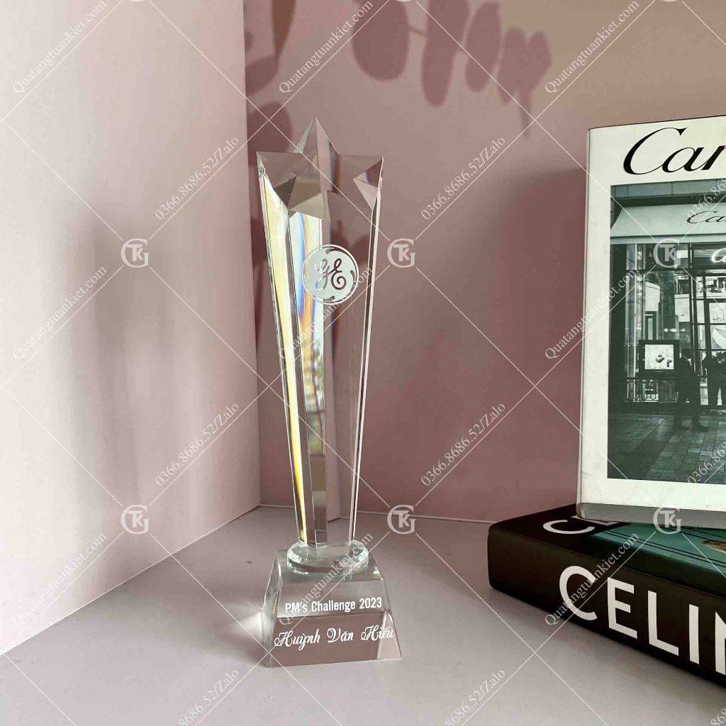 Cúp Pha Lê Sao Trụ