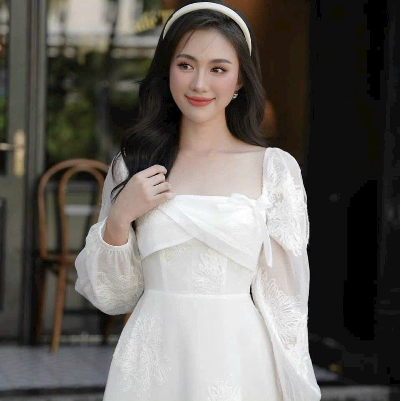 Đầm midi cổ vuông phối ren hoa sang trọng thanh lịch Jinue Dress