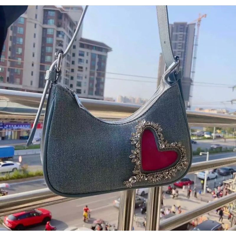 Pass túi denim đính đá