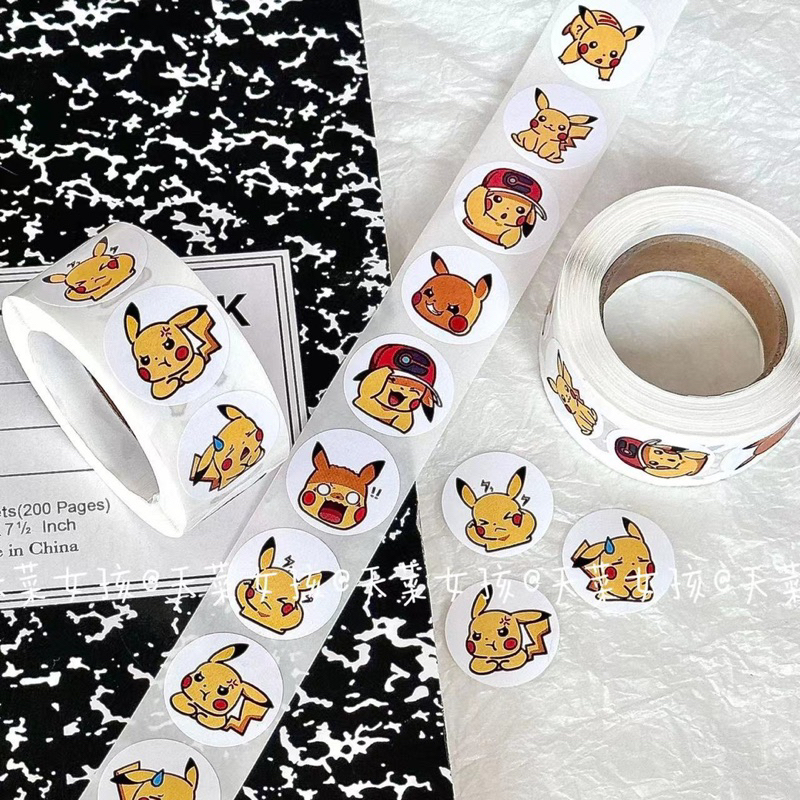 Cuộn 500 hình dán/ Miếng Dán Pokemon Pikachu Chống Va Đập Cho Điện Thoại / Laptop / Notebook