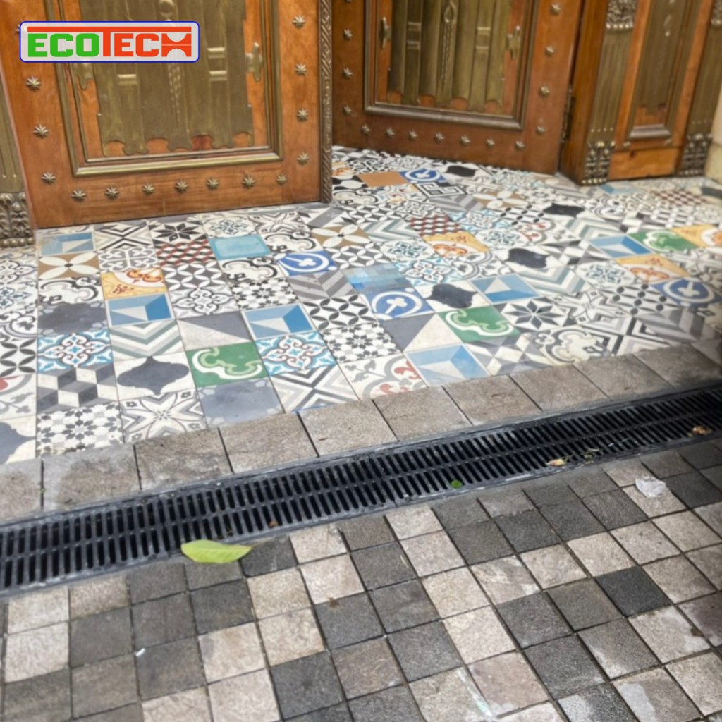NẮP KÊNH THOÁT NƯỚC HDPE 2 kích thước 200x20x500 và 250x20x500: Tải trọng 3 tấn, kết cấu chắc chắn, chống trơn trượt.