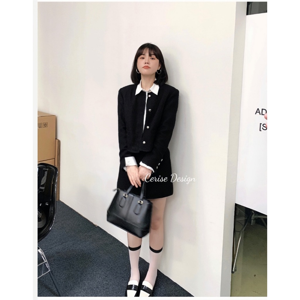 Áo khoác dạ tweed Cerise dài tay có viền ren trang trí, túi trước, đệm vai, bên trong có lót lụa full size hàng thiết kế