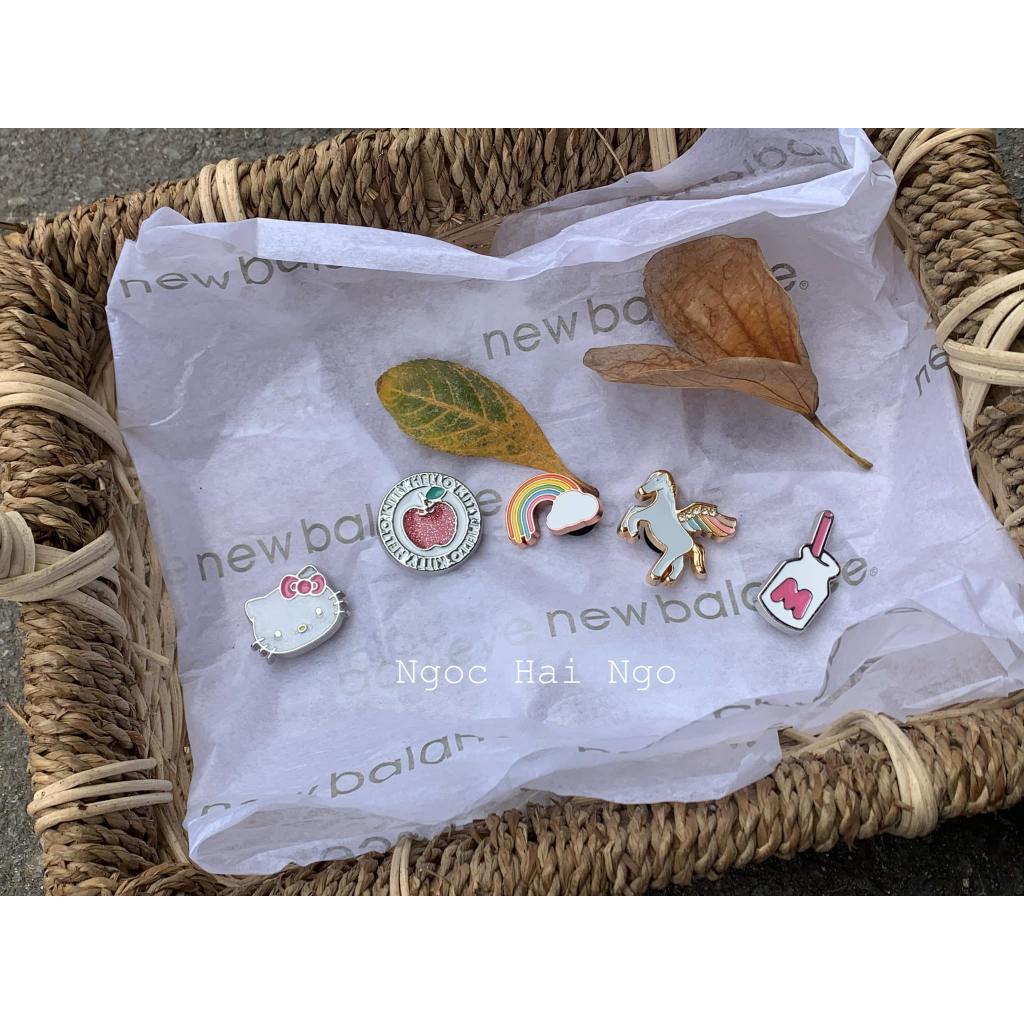 Bộ 5 Charm Kim Loại Chính Hãng Gắn Sục Dép Crocs Xịn Xò