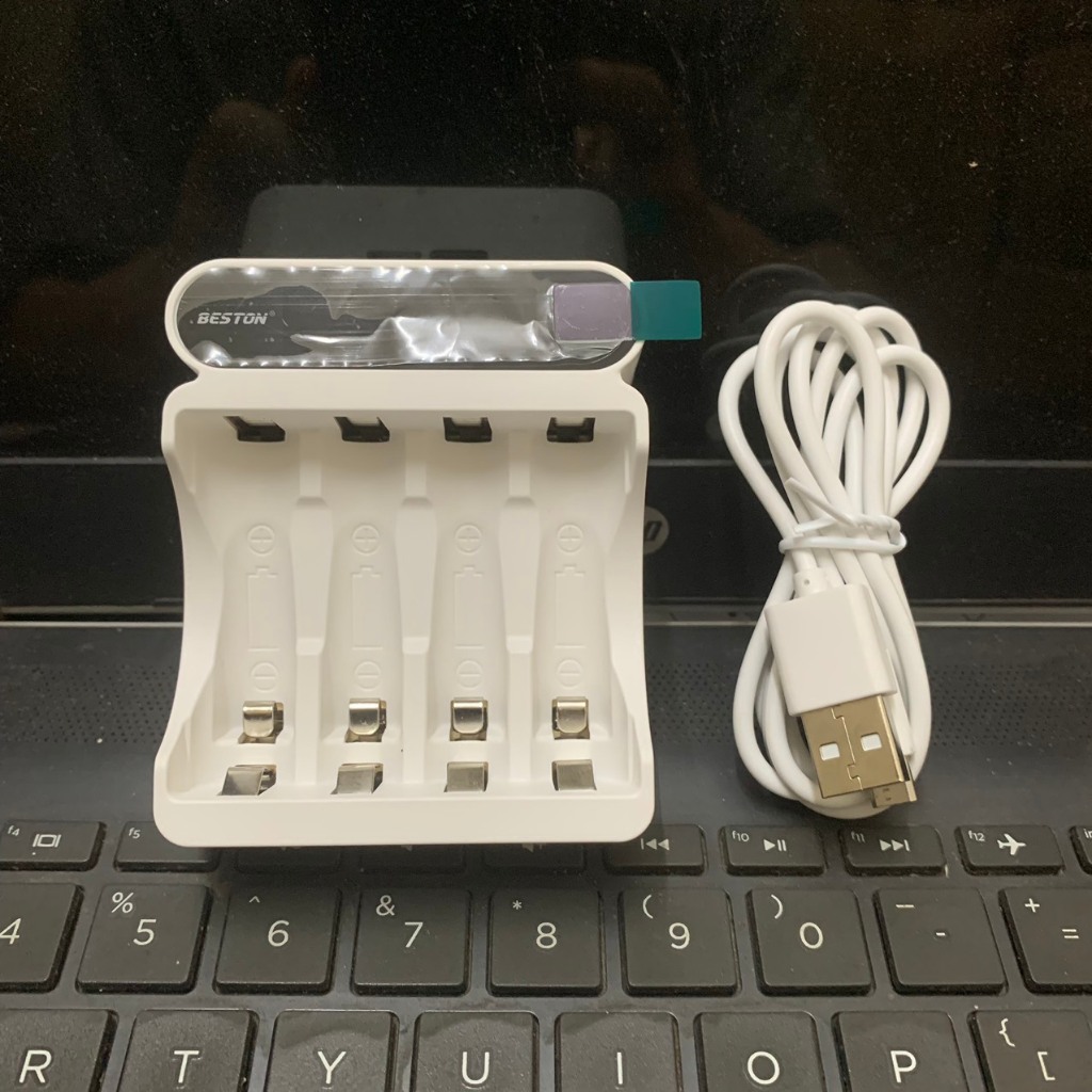 Sạc pin Beston C9023 mẫu mới 2023 sạc nhanh tự ngắt khi đầy có màn hình LCD dùng cho micro, remote