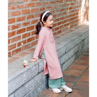 Áo dài tét cho bé thêu thỏ xinh