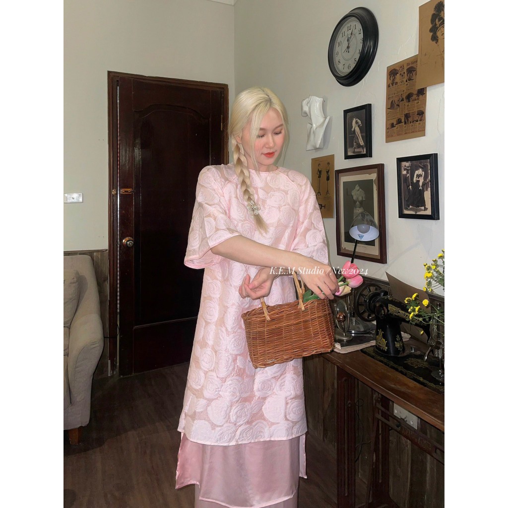 Áo dài cách tân dáng xuông 4 tà, áo dài gấm DỆT HOA NỔI