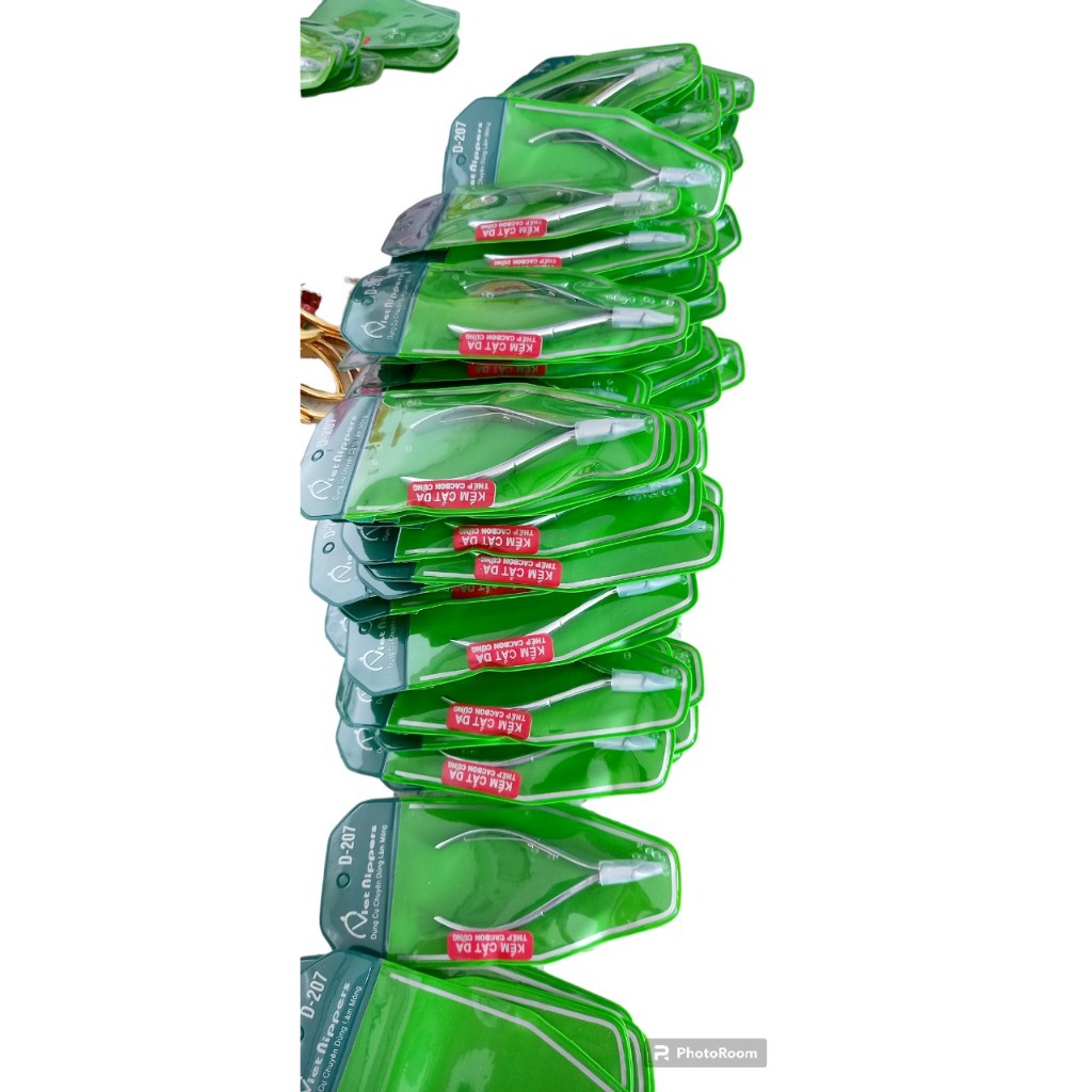 - Bán Nguyệt Mũi Nhọn Bén