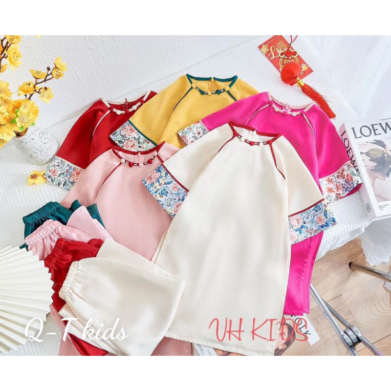 Set áo dài cách tân tay ngắn phối hoa kèm quần cho bé gái