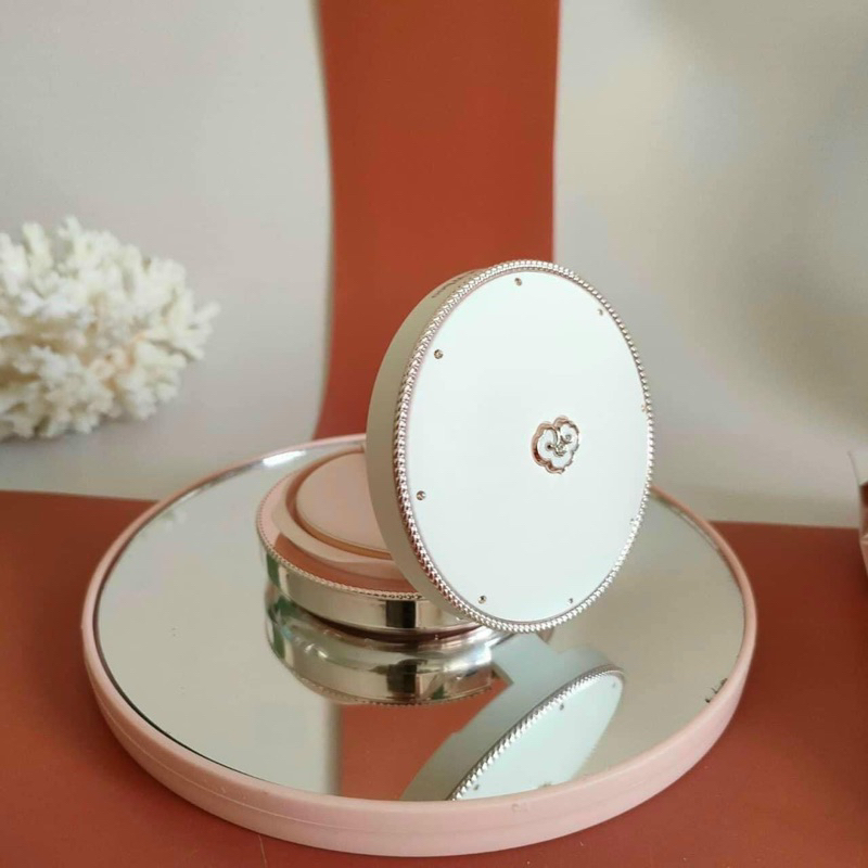 Phấn nước cushion Whoo dưỡng trắng da đông y chống nắng SPF50+/PA+++ fullsize unbox