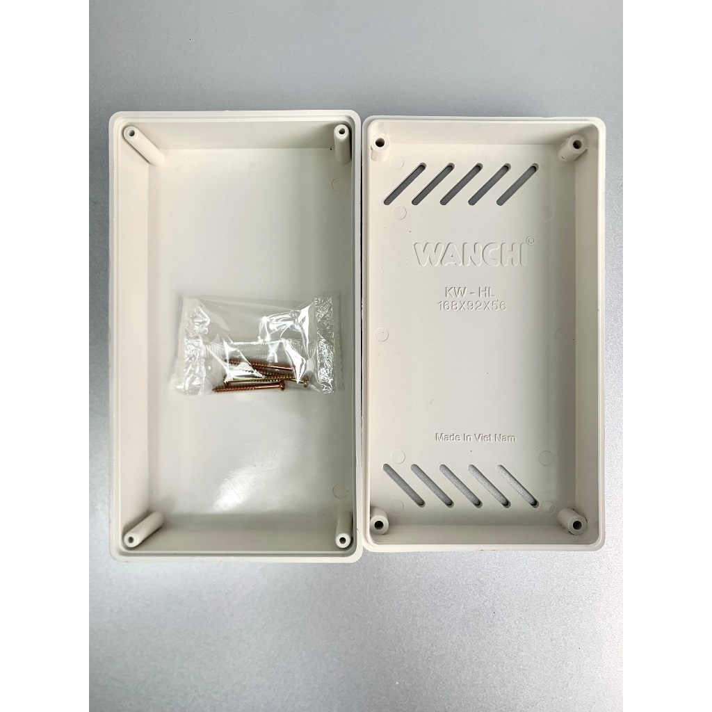 Hộp 168x92x56mm có tặng kèm ốc vít. Hộp nhựa đựng mạch điện tử