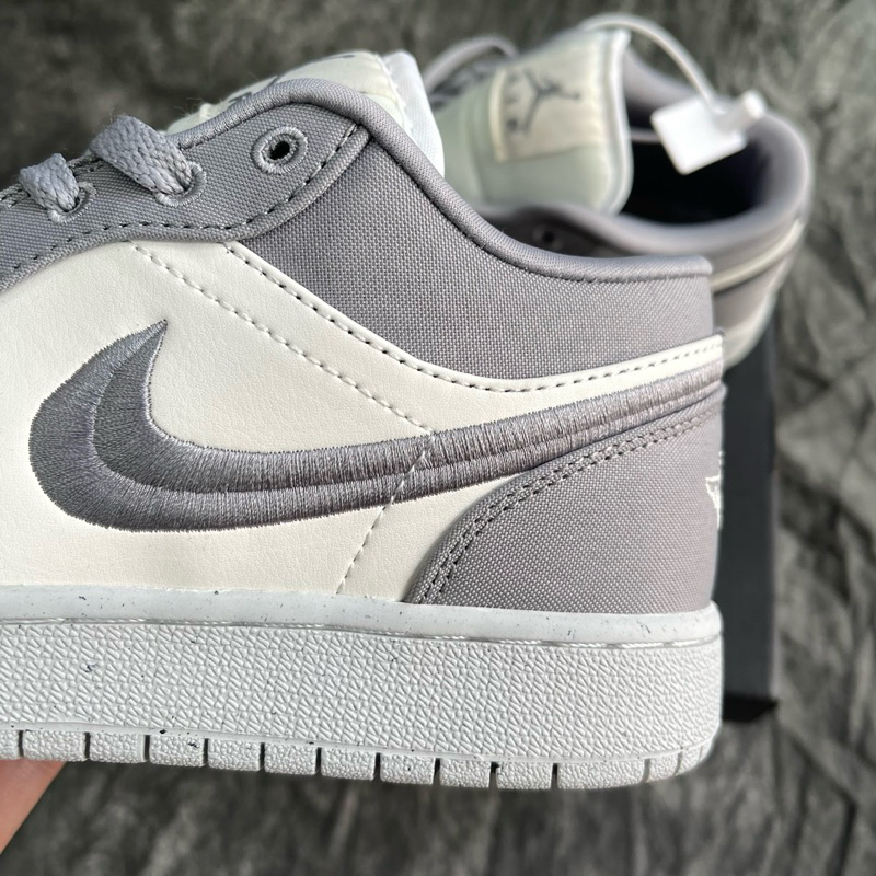 Giày Thể Thao Jordan 1 Low Steel Grey Màu Xám Trắng Móc Thêu Chỉ