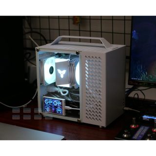 [PCNGON] Vỏ case máy tính Mini ITX Benniu U35