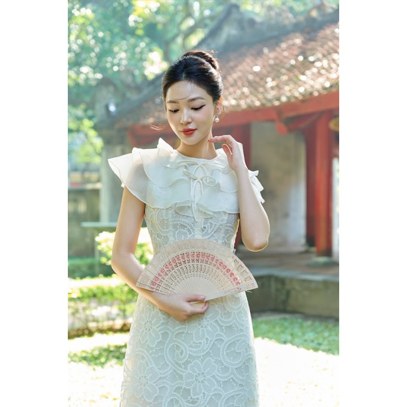 Áo Dài Nữ 𝐂𝐂𝐇𝐀𝐓 Cách Tân Ren Cổ Bèo 3 Tầng Điệu Đà 23NNR8001OT