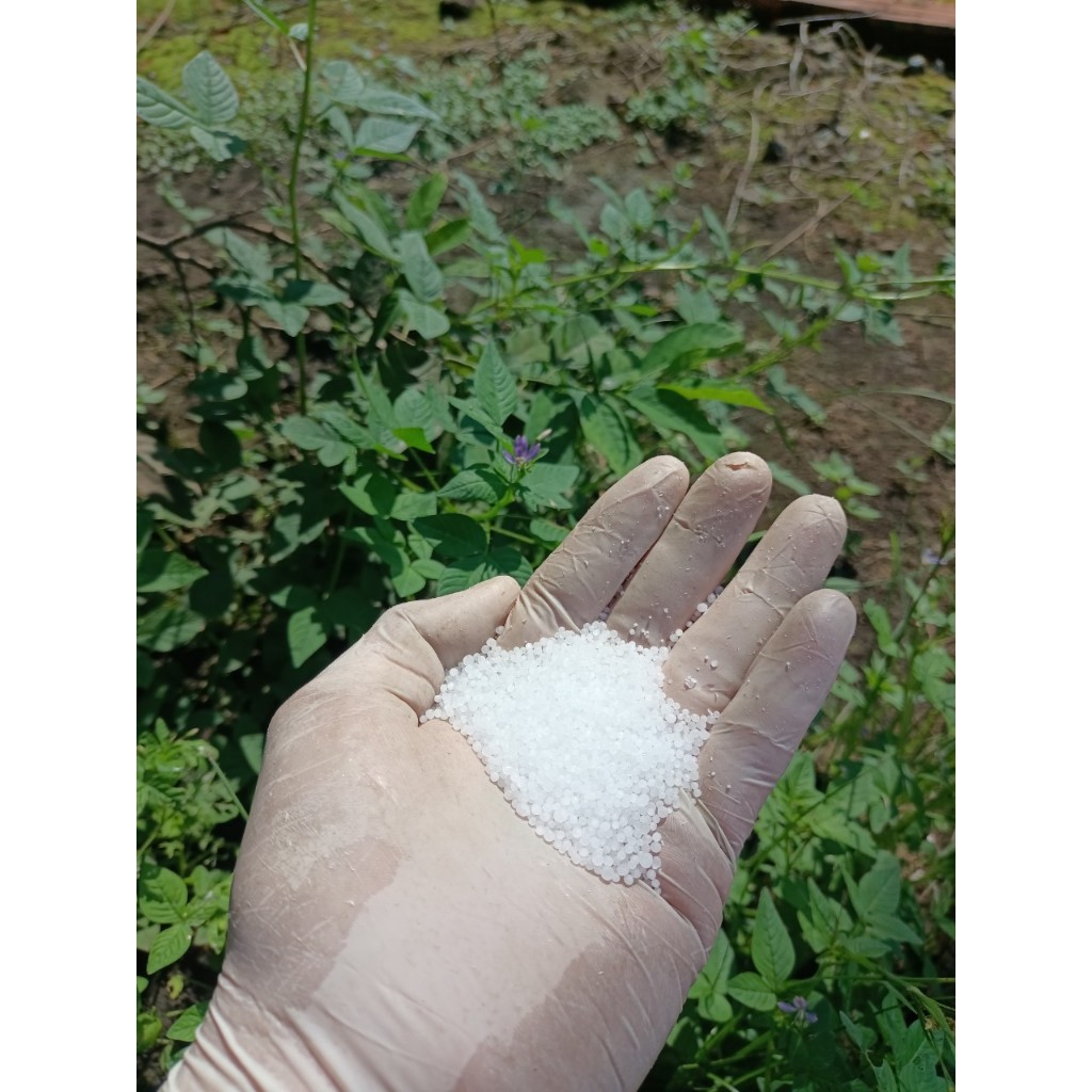 Phân bón URE ĐẠM PHÚ MỸ hạt nhỏ mịn, cung cấp dưỡng chất cho các loại lấy lá set 100-200g