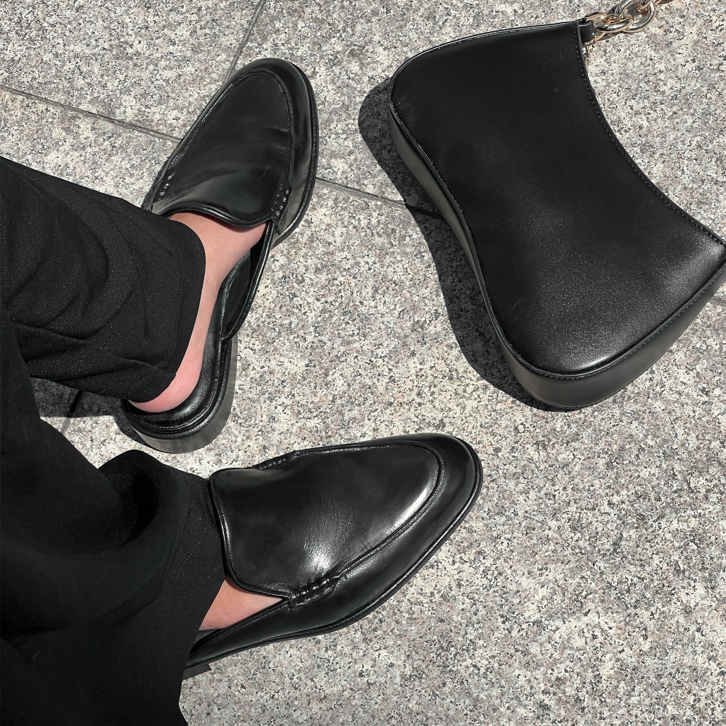 Giày Sục Nam Nữ TARMOR Màu Đen Da Thật Flat Mules in Black Leather