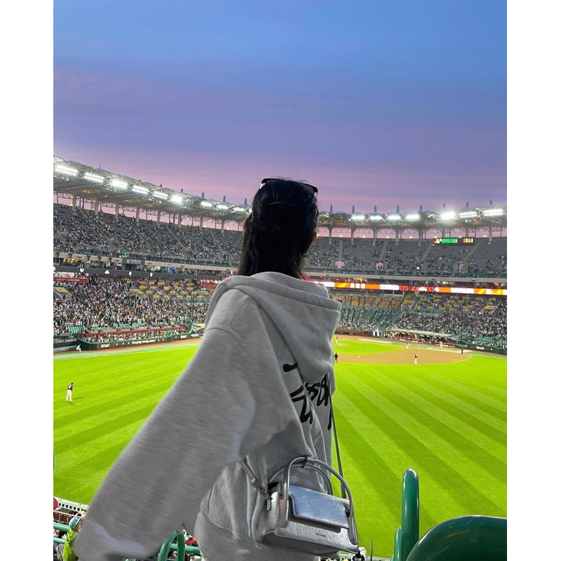 Túi Find Kapoor Wedge size 22 Sliver