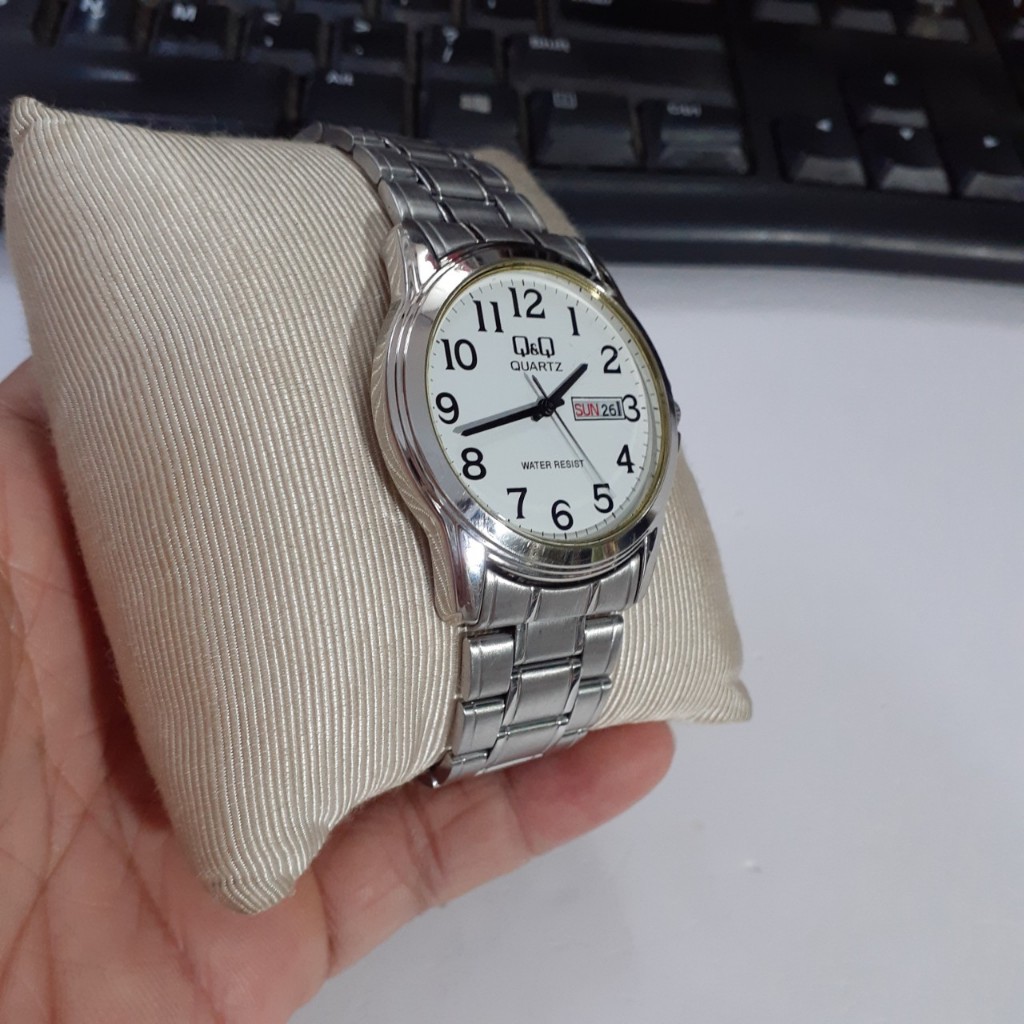 Đồng hồ nam size mặt to 40mm Q&Q dây thép có lịch second hand si Nhật