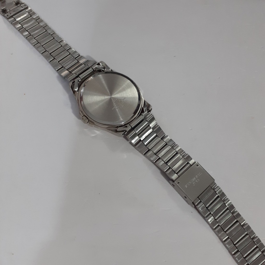 Đồng hồ nam size mặt to 40mm Q&Q dây thép có lịch second hand si Nhật